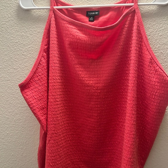 NWT Pink Textured Torrid High Neck Tank Top Size 2 - Picture 4 of 4